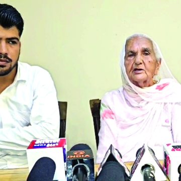 पूर्व उपसभापति पर आरोप-मां व बेटी की मदद से करना चाहता है मकान पर कब्जा