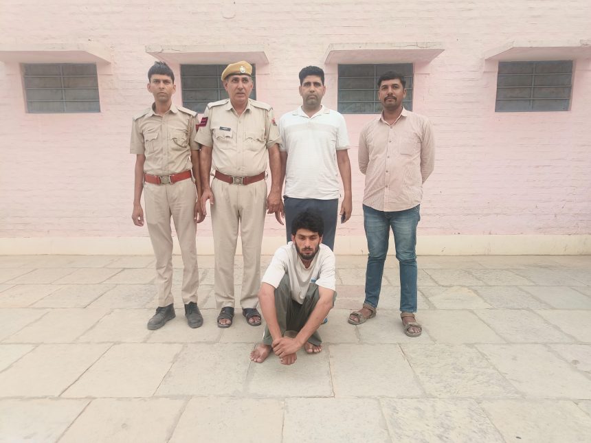 h15 हरियाणा के गांव में चिट्टा बेचने की फिराक में था, चढ़ा पुलिस के हत्थे