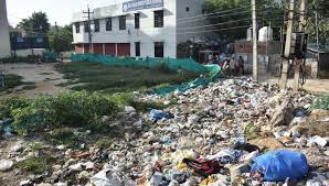 3 ई छोटी में सफाई की अनदेखी, लोगों में आक्रोश, प्रशासन पर उठे सवाल 3 ई छोटी में सफाई की अनदेखी, लोगों में आक्रोश, प्रशासन पर उठे सवाल