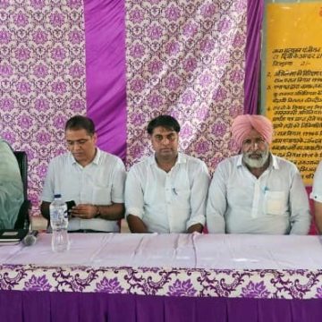 4sds5 शिविर में पात्र भूखंडधारियों को उनके भूखंडों के पट्टे तैयार कर वितरित