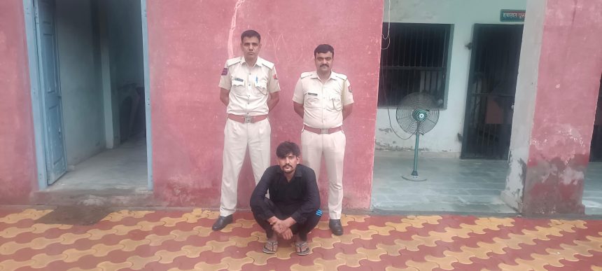 h01 6.50 ग्राम हेरोइन व 10500 रुपए की बिक्री राशि बरामद