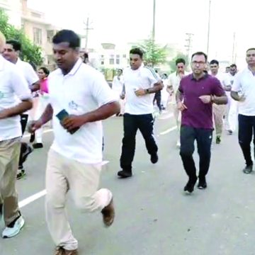 ‘रन फॉर हनुमानगढ़’ का आयोजन, कलक्टर-एसपी सहित जनप्रतिनिधि दौड़े