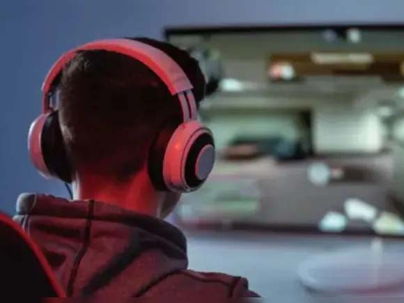 आनलाइन गेम की लत ने किशोर को बना दिया अपराधी, पैसों के लिए ले ली महिला की जान